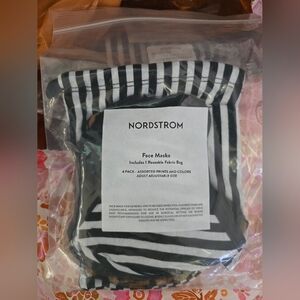 22 Nordstrom 4 Pack Face Masks with Reusable Bag NIB